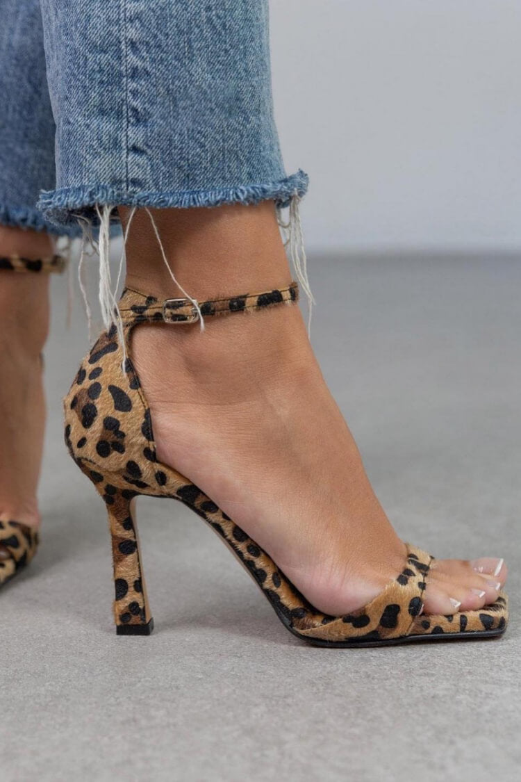 Júlia - Sandales à talons hauts avec imprimé léopard