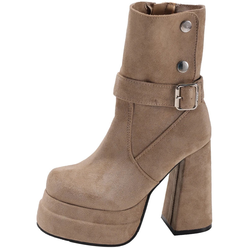 Amália - Bottes de style urbain avec personnalité et confiance