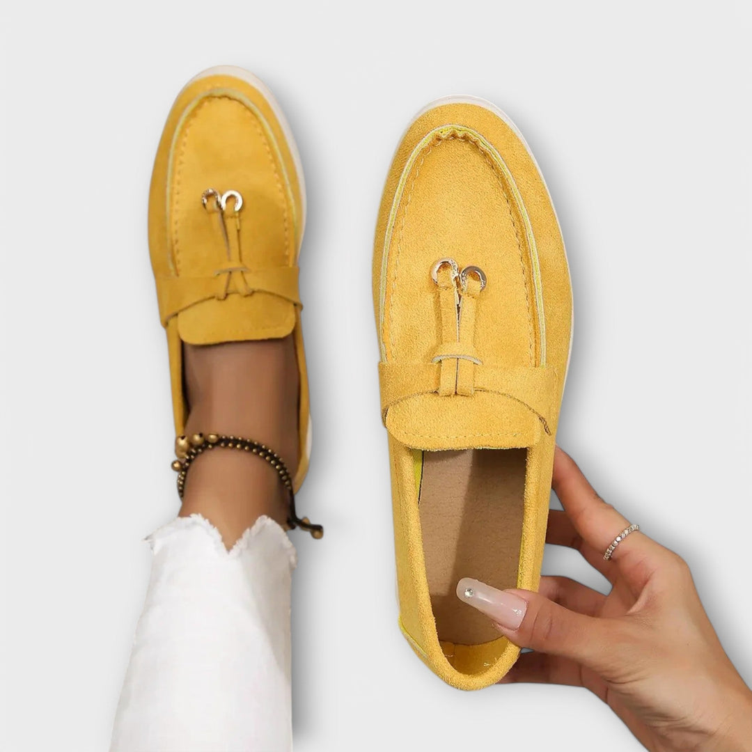 Mocassins Féminins Beiges avec Cordon Décoratif