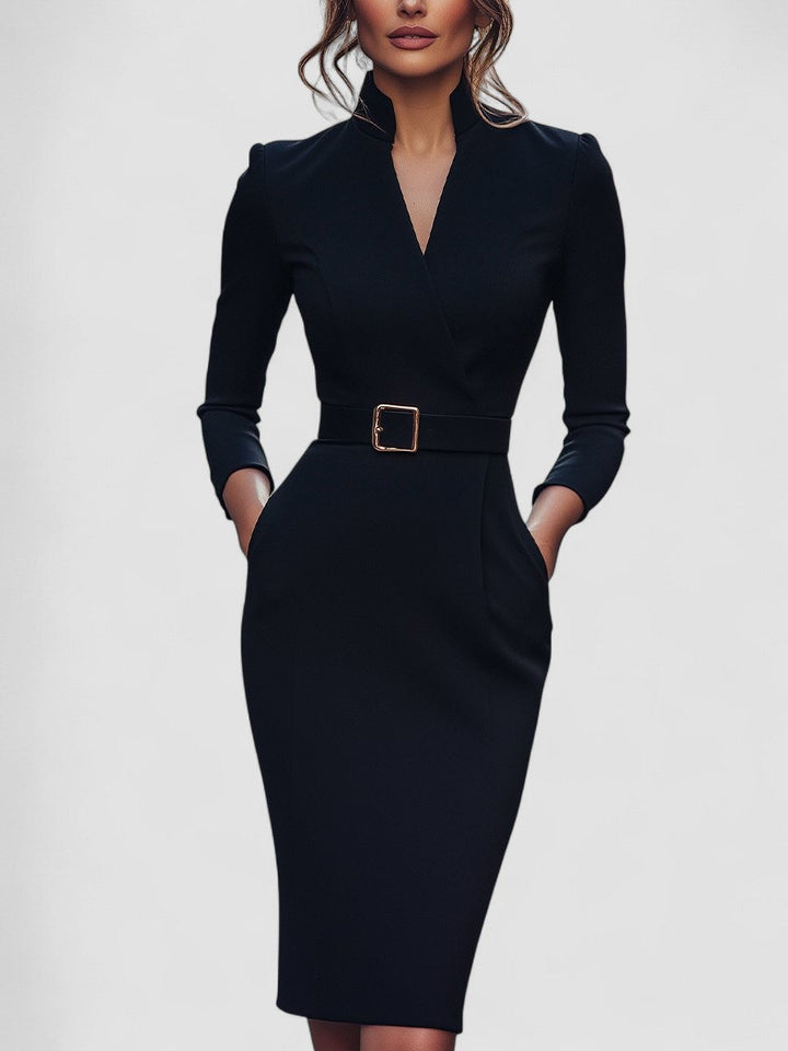 Iara - Robe Ajustée Noire Raffinée